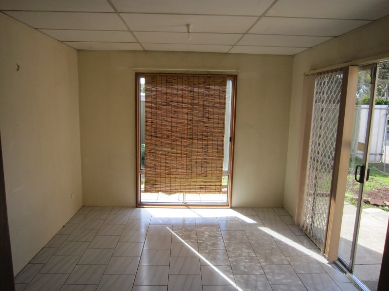 17 Paramount Road, Salisbury Downs SA 5108
