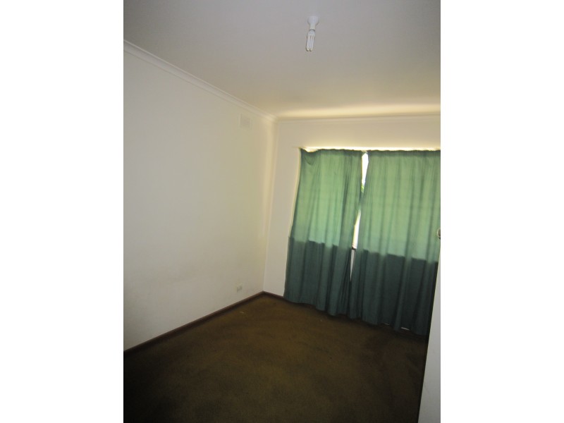 17 Paramount Road, Salisbury Downs SA 5108