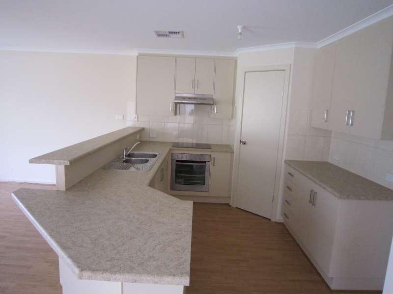 17 Everleigh Road, Elizabeth Vale SA 5112