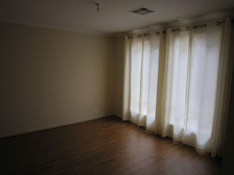 17 Everleigh Road, Elizabeth Vale SA 5112