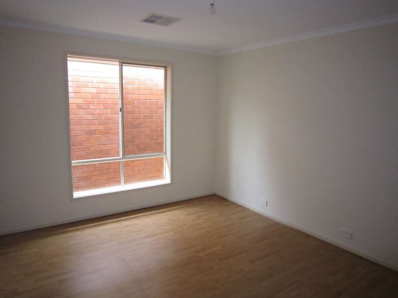 17 Everleigh Road, Elizabeth Vale SA 5112