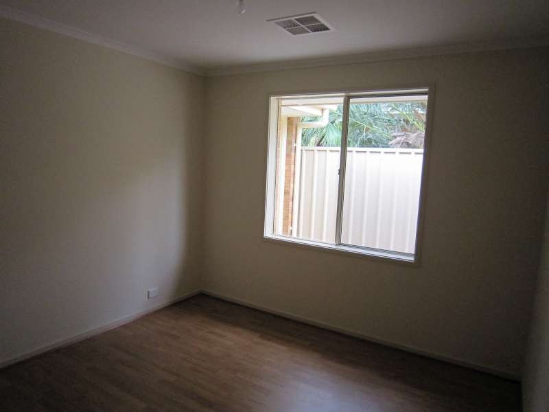 17 Everleigh Road, Elizabeth Vale SA 5112