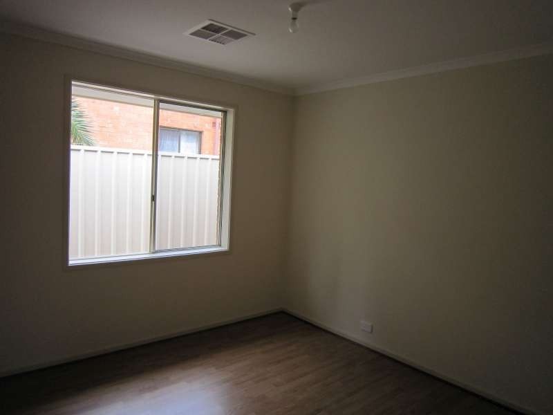 17 Everleigh Road, Elizabeth Vale SA 5112