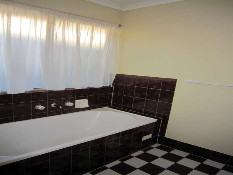 25 Claxton Way, Burton SA 5110