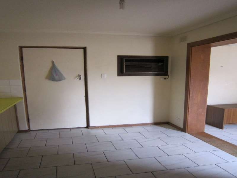 17 Paramount Road, Salisbury Downs SA 5108