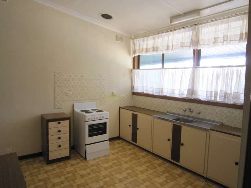 13 Leslie McIntyre Avenue, Salisbury Downs SA 5108