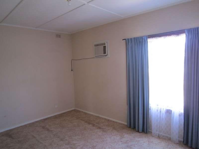 26 Manningford Road, Elizabeth South SA 5112