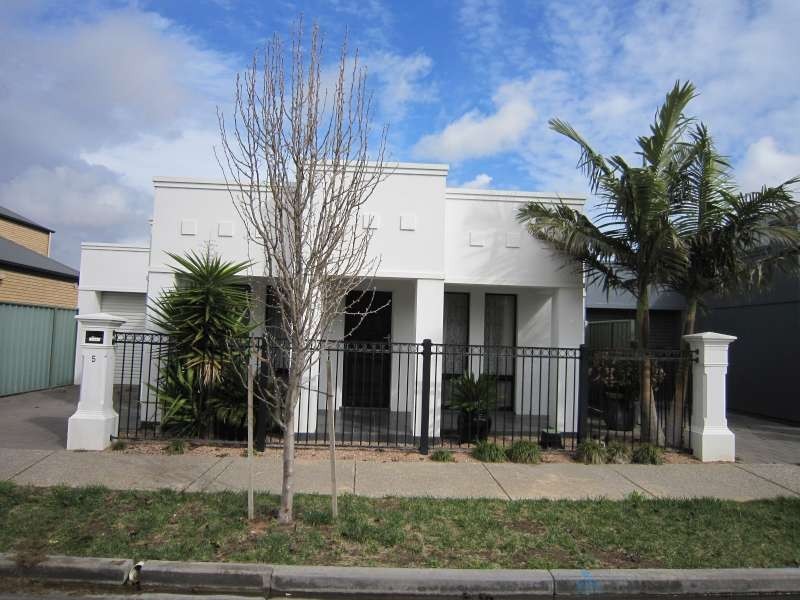 5 Sugarloaf Lane, Mawson Lakes SA 5095