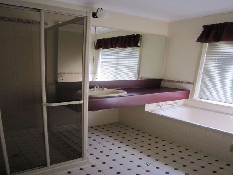 4 Hudson Lowe Drive, Greenwith SA 5125