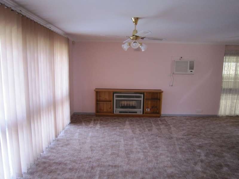 8 Charlton Drive, Salisbury East SA 5109