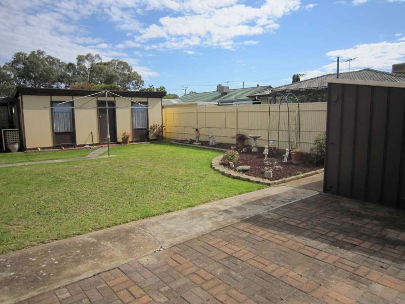 8 Charlton Drive, Salisbury East SA 5109