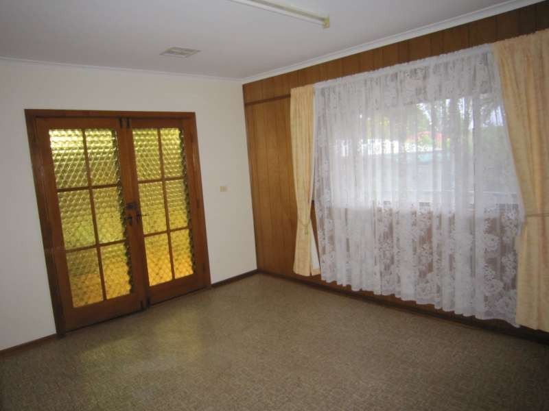 24 Walkleys Road, Valley View SA 5093