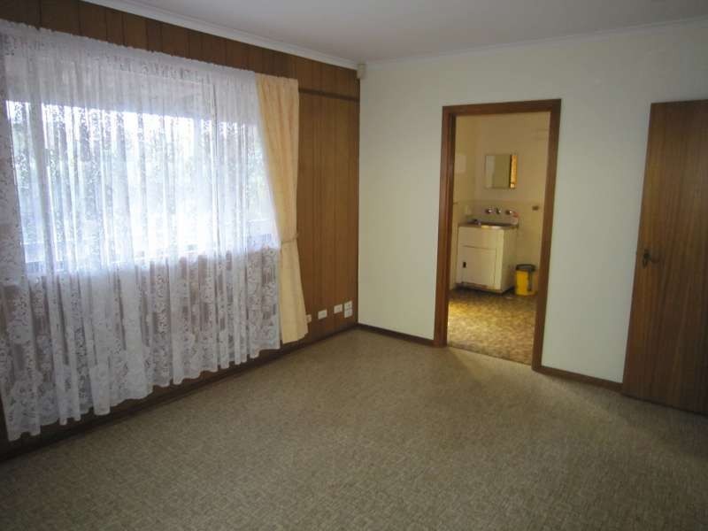 24 Walkleys Road, Valley View SA 5093