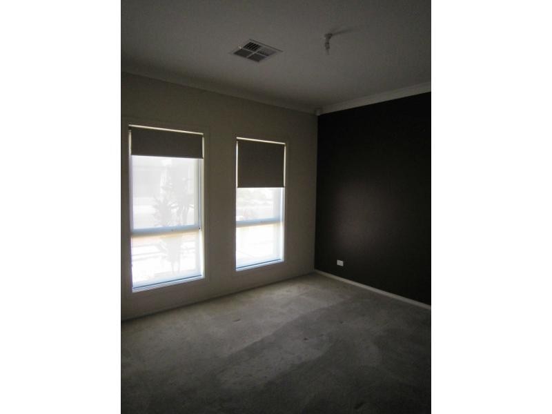 98 Shoalhaven Circuit, Mawson Lakes SA 5095