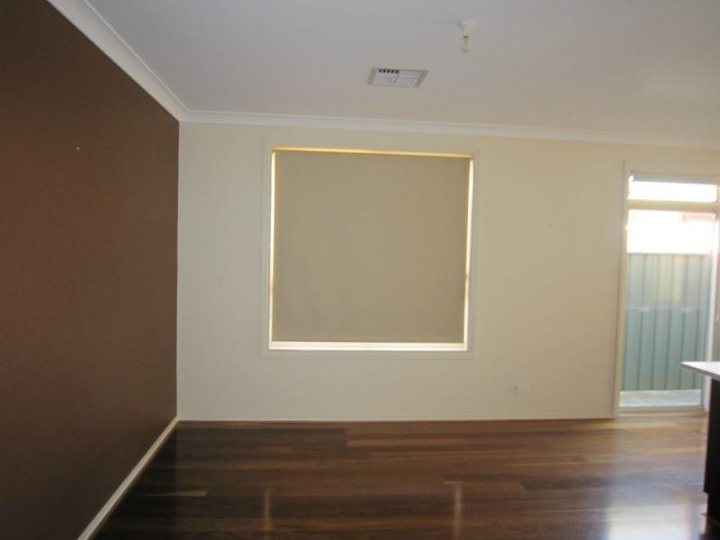 98 Shoalhaven Circuit, Mawson Lakes SA 5095