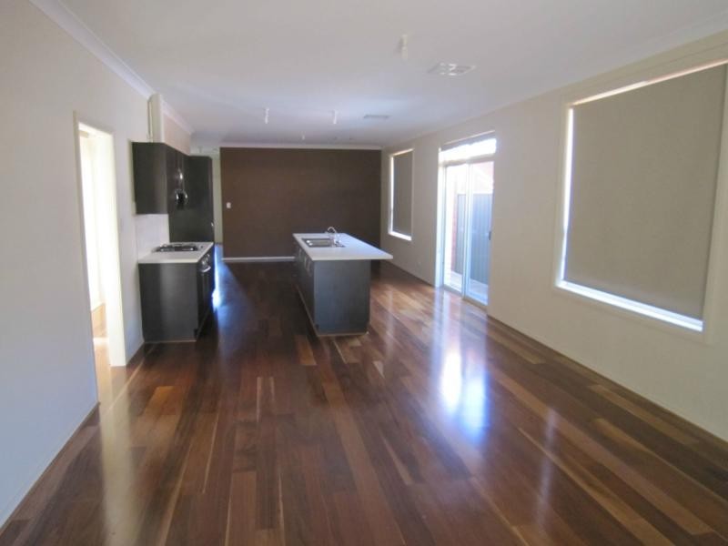 98 Shoalhaven Circuit, Mawson Lakes SA 5095