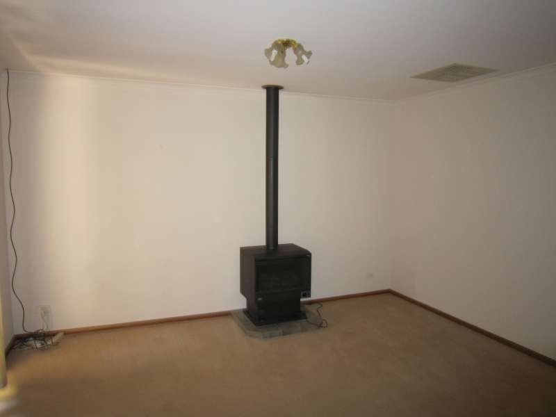 24 Wakehurst Avenue, Oakden SA 5086