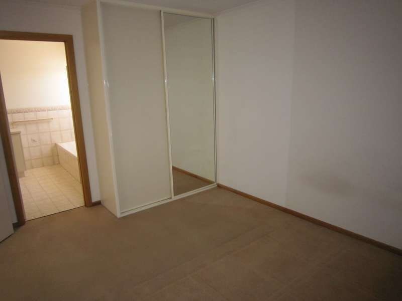 24 Wakehurst Avenue, Oakden SA 5086