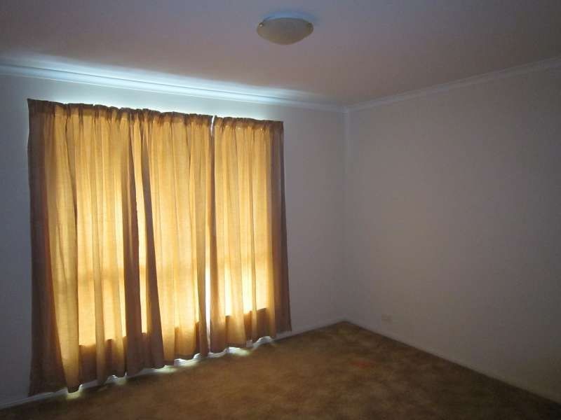 21 Bond Avenue, Burton SA 5110