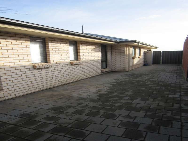 18 Oakwood Circuit, Munno Para West SA 5115