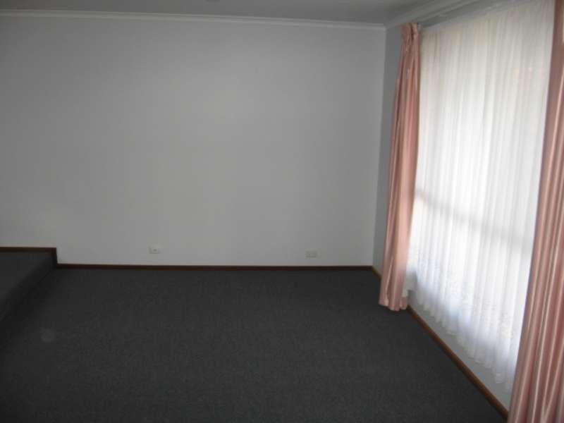 4 Oberon Court, Hillbank SA 5112