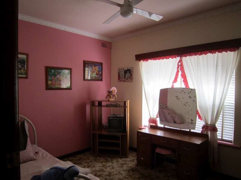 10 Eric Street, Ridgehaven SA 5097