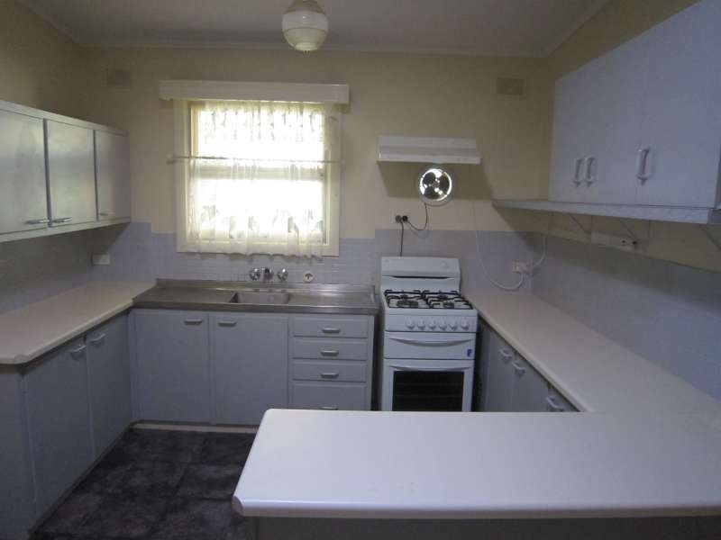 27 Burley Road, Elizabeth Vale SA 5112