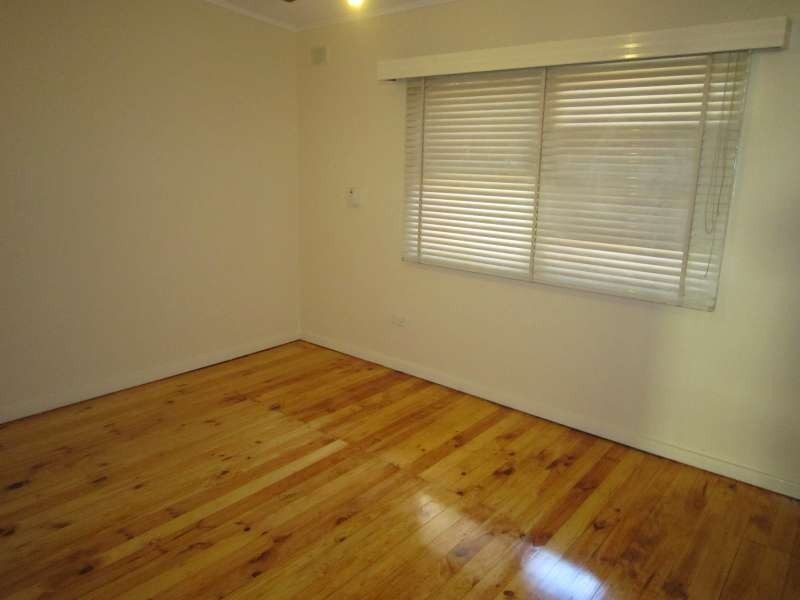 27 Burley Road, Elizabeth Vale SA 5112