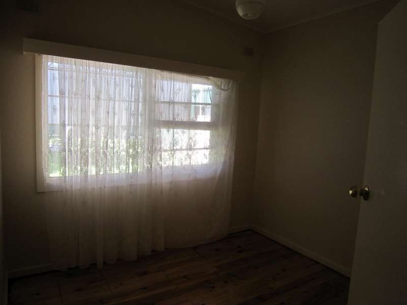 27 Burley Road, Elizabeth Vale SA 5112