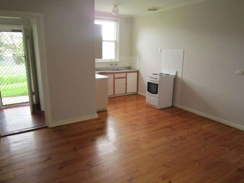 6 Jeffries Road, Elizabeth South SA 5112