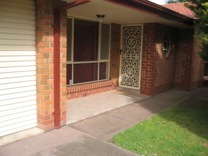 2/33 Shirley Avenue, Parafield Gardens SA 5107