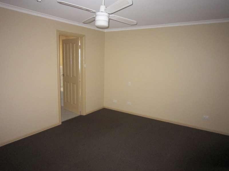 2/33 Shirley Avenue, Parafield Gardens SA 5107