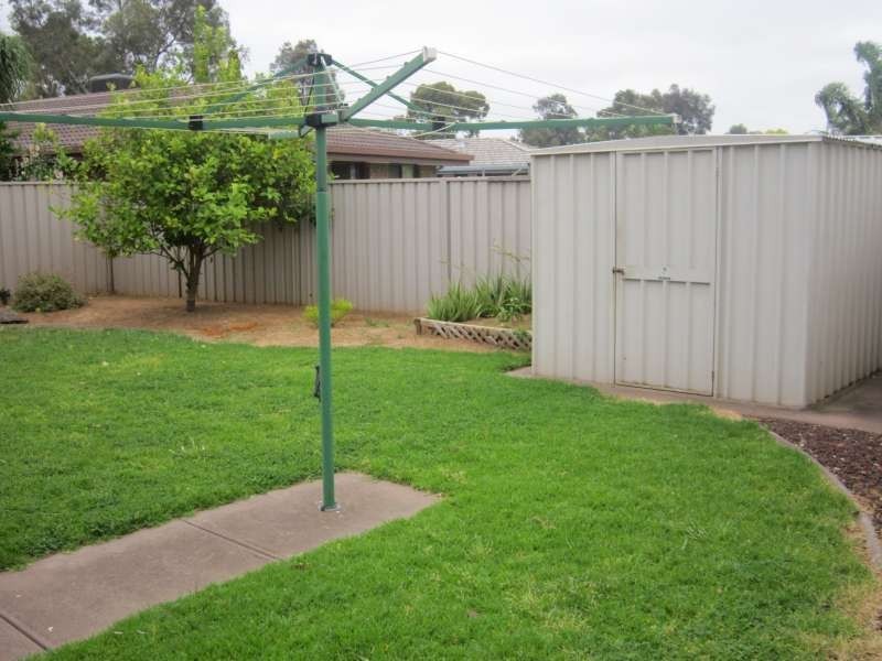 2/33 Shirley Avenue, Parafield Gardens SA 5107