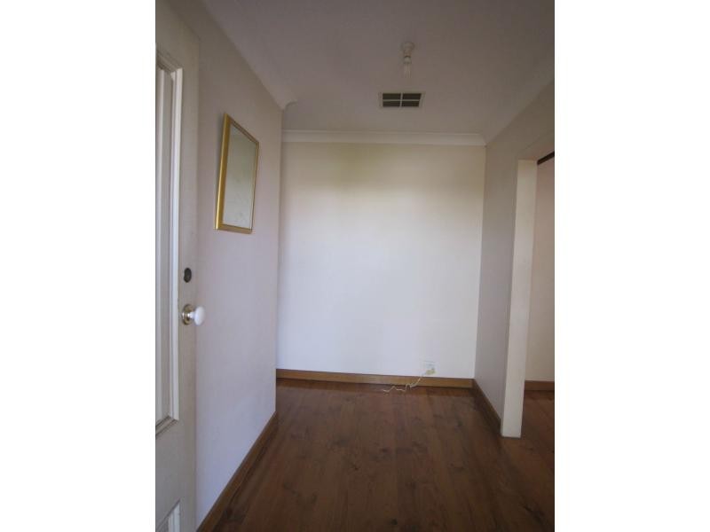 1 Londonderry Avenue, Salisbury Downs SA 5108