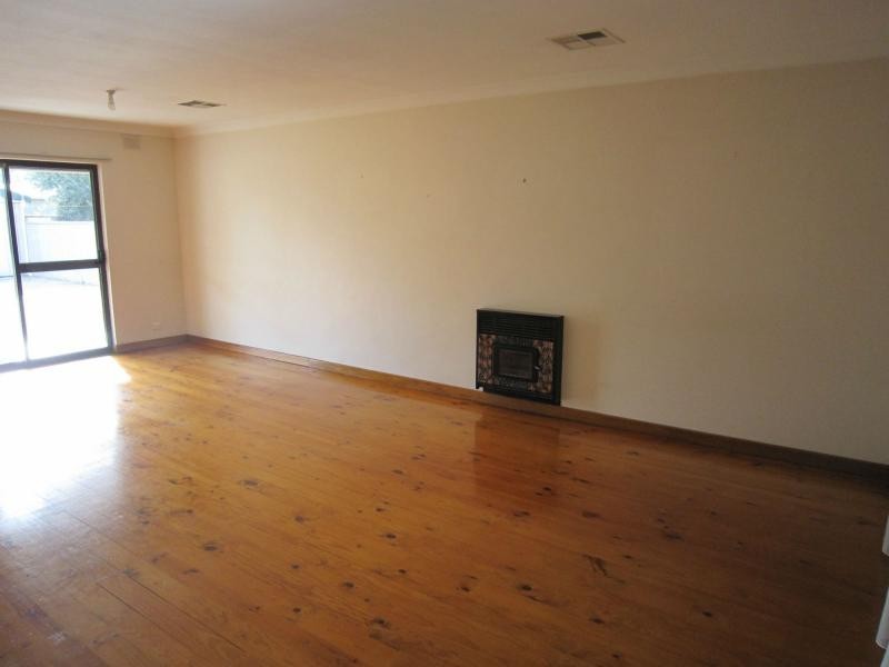 1 Londonderry Avenue, Salisbury Downs SA 5108