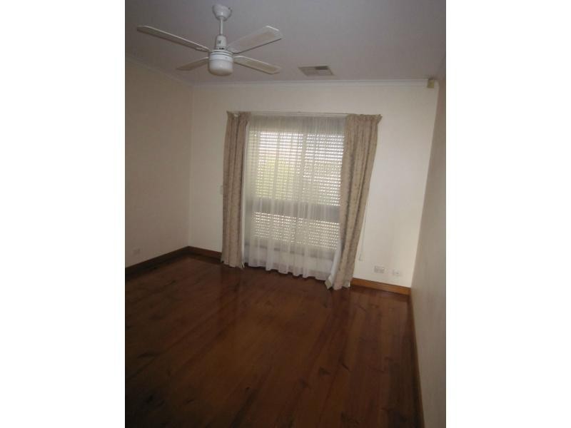 1 Londonderry Avenue, Salisbury Downs SA 5108