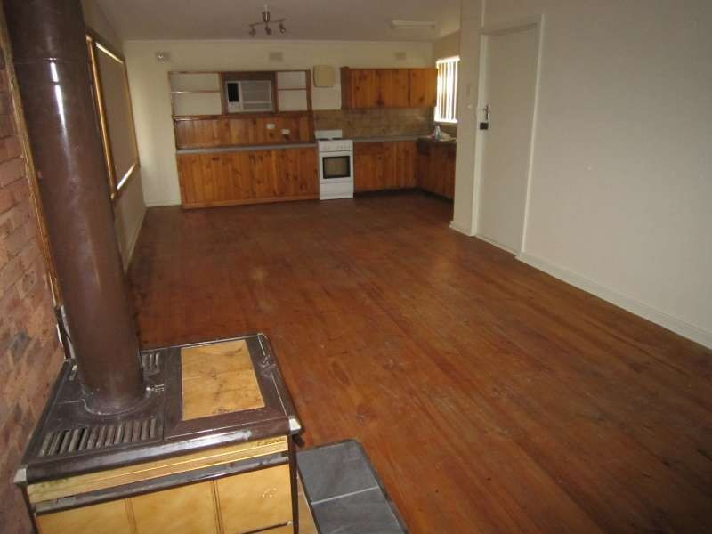 16 Poulshot Crescent, Elizabeth Vale SA 5112