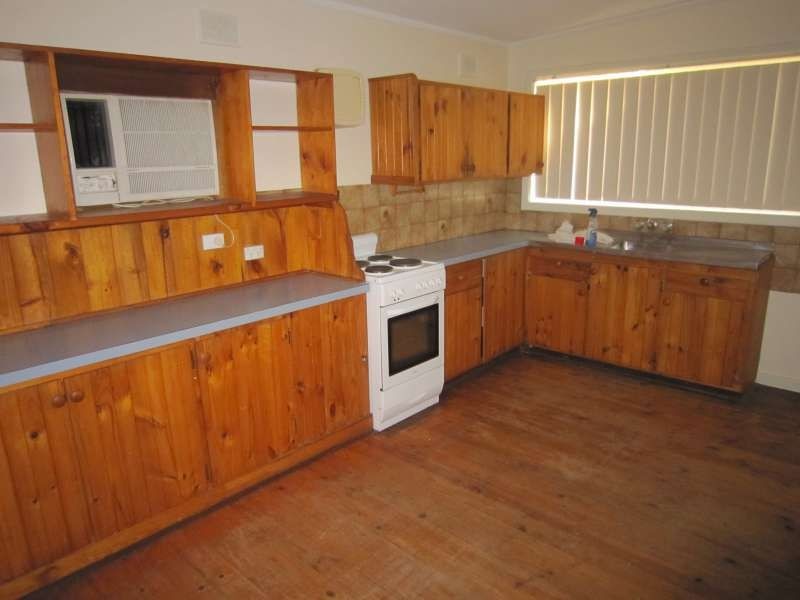 16 Poulshot Crescent, Elizabeth Vale SA 5112