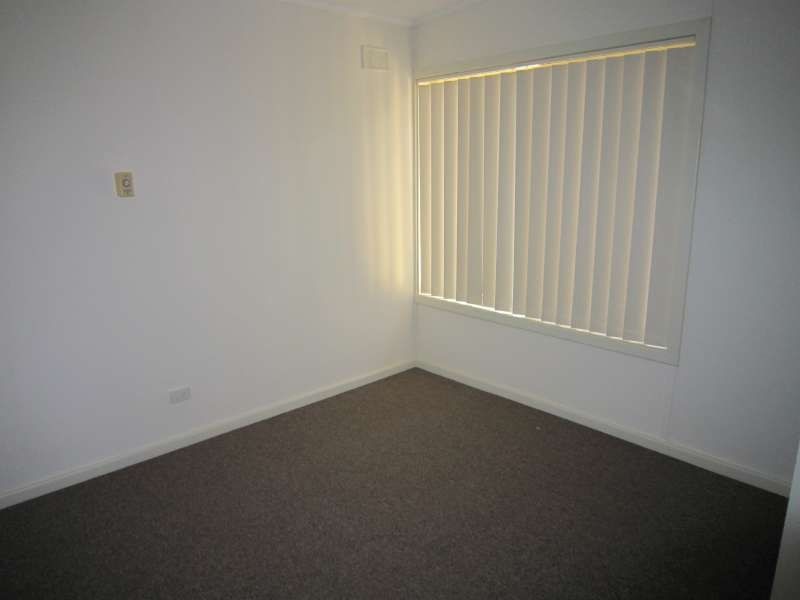 16 Poulshot Crescent, Elizabeth Vale SA 5112