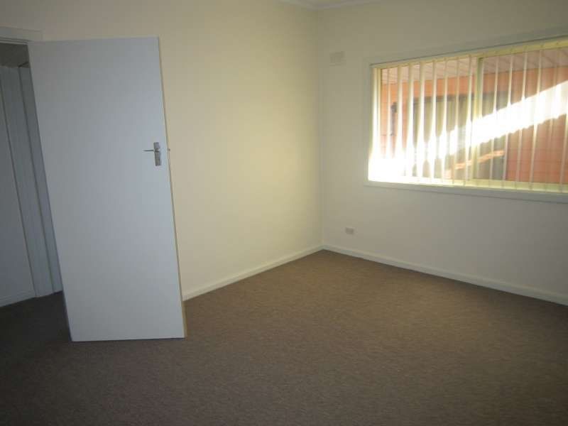 16 Poulshot Crescent, Elizabeth Vale SA 5112