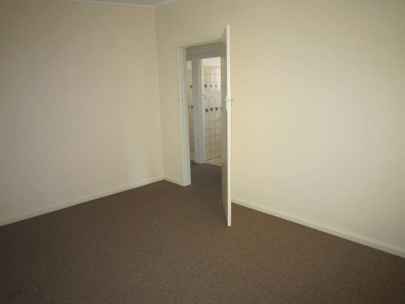 16 Poulshot Crescent, Elizabeth Vale SA 5112