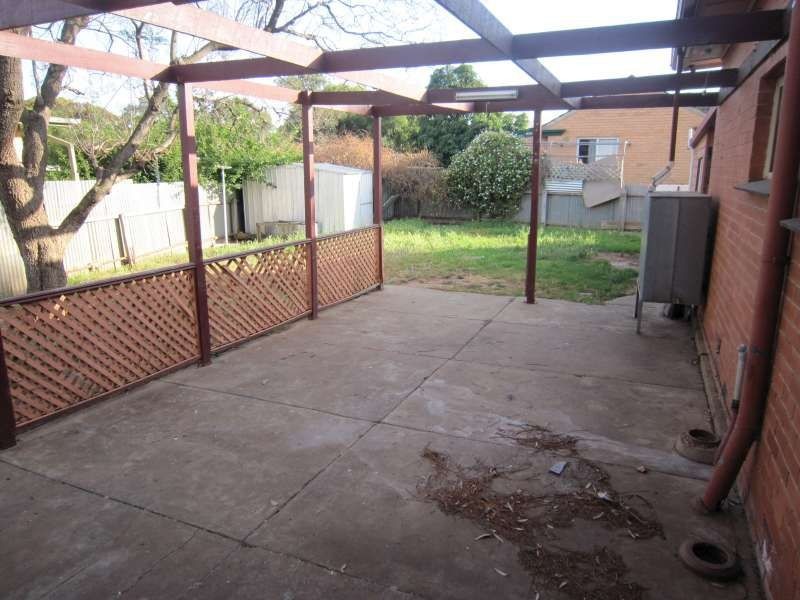 16 Poulshot Crescent, Elizabeth Vale SA 5112