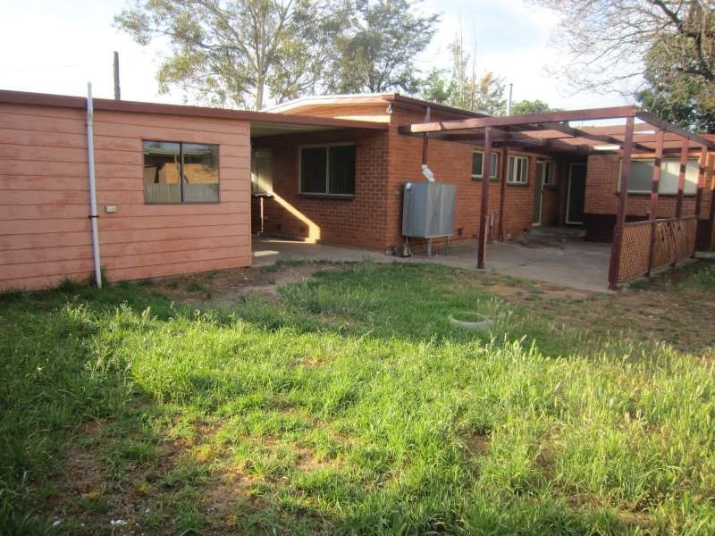 16 Poulshot Crescent, Elizabeth Vale SA 5112