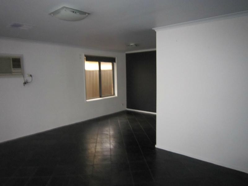 2 Amberdale Road, Blakeview SA 5114