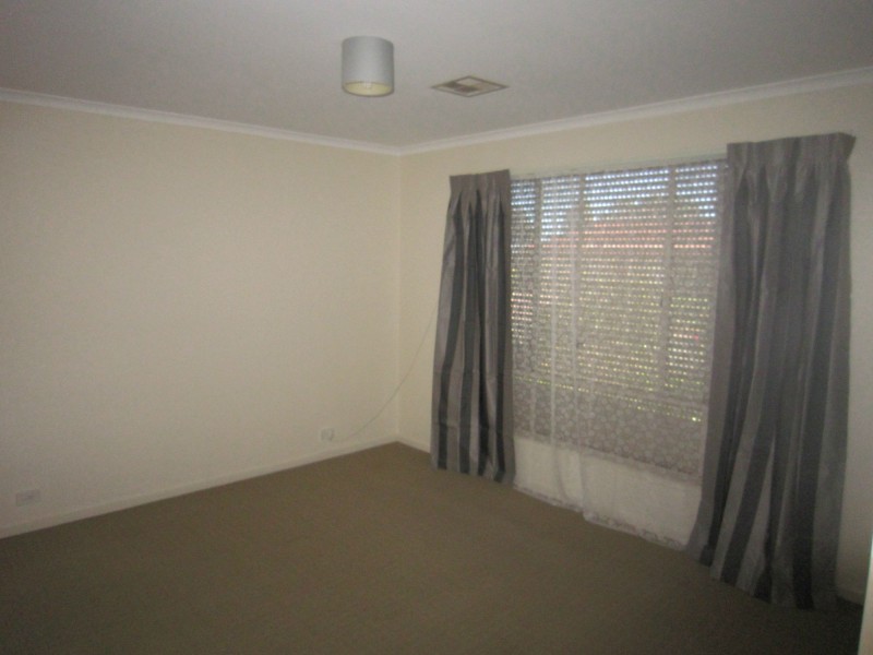 11 Navigator Parade, Smithfield SA 5114