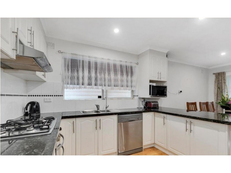 26 Robert Ct, Para Hills SA 5096