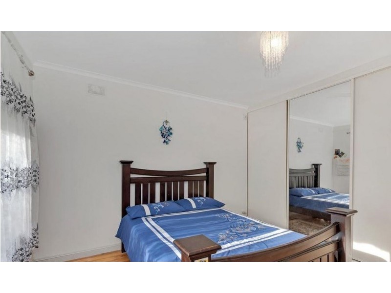 26 Robert Ct, Para Hills SA 5096
