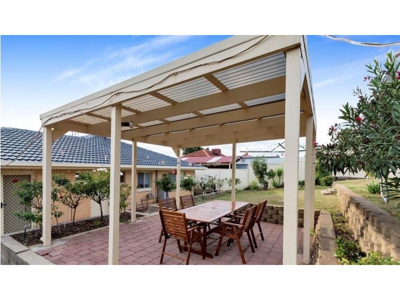 26 Robert Ct, Para Hills SA 5096