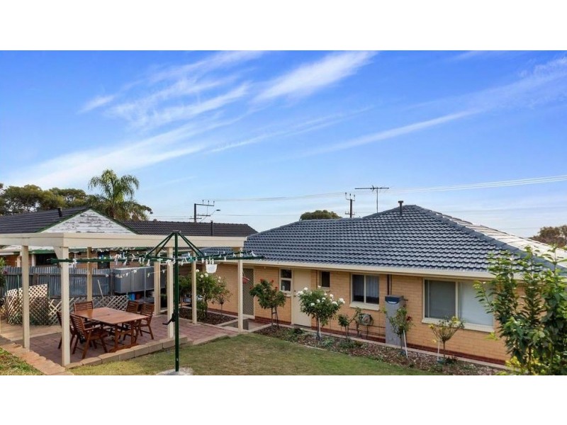 26 Robert Ct, Para Hills SA 5096