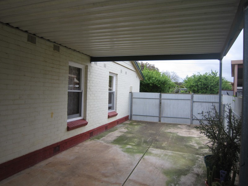 6 Penfold Rd, Elizabeth South SA 5112